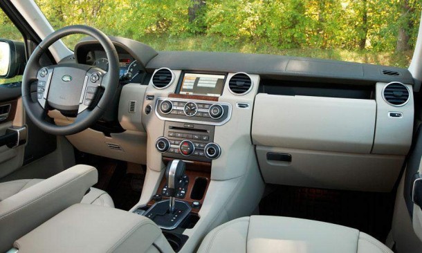 2015-Land-Rover-LR43