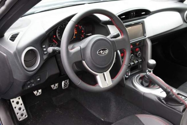 2014-subaru-brz-25_653