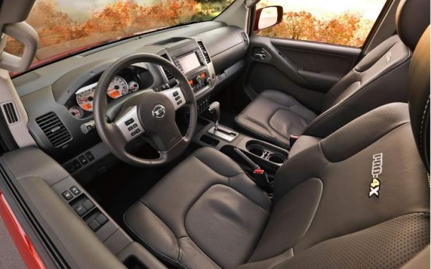 2015-Nissan-Frontier-Pro4x-Interior-1024x640
