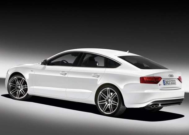 2014-Audi-A4-side-view