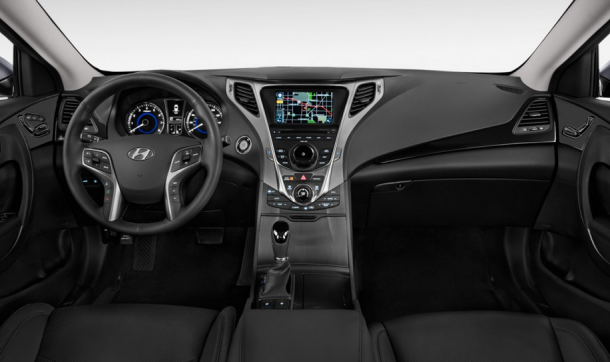 2014 Hyundai Azera interior