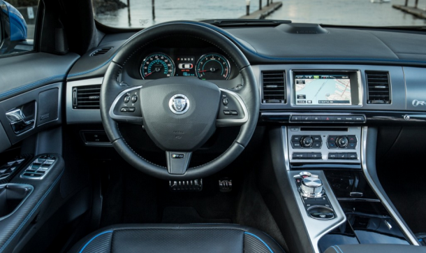 2014 Jaguar XF interior