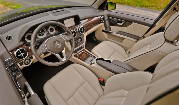 2014 Mercedes-Benz GLK350 interior 2