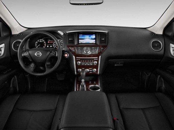 2014 Nissan Pathfinder Hybrid interior