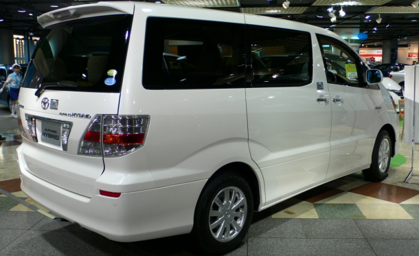 2014 Toyota Alphard rear
