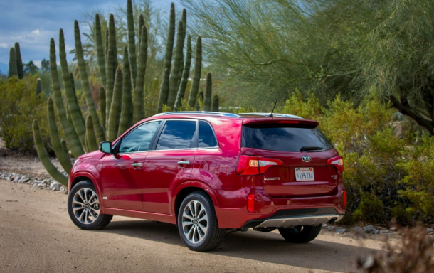 2014 kia sorento rear view