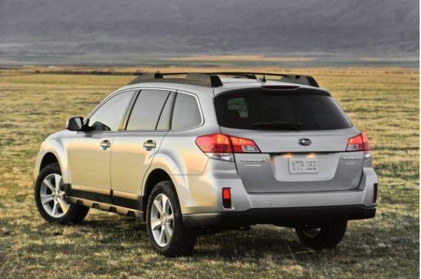 2014 subaru outback rear view