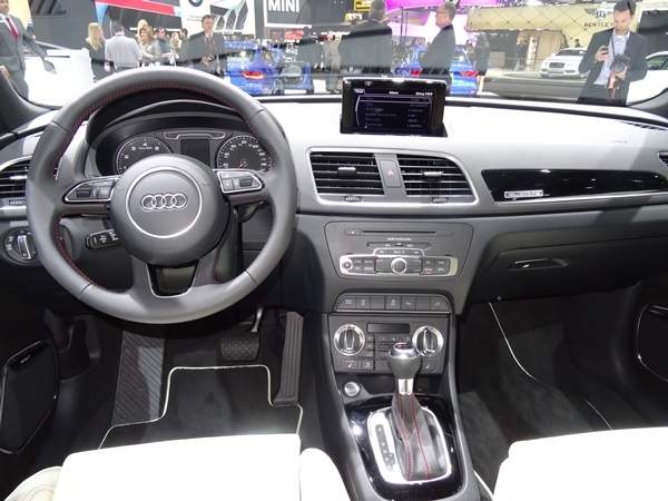 2015 Audi Q3 interior