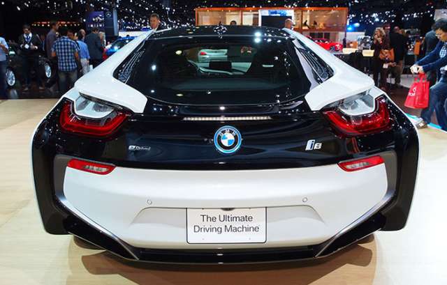 2015 BMW i8 rear