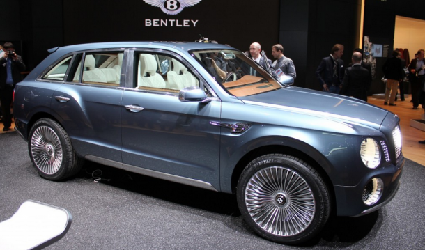 2015 Bentley SUV 3