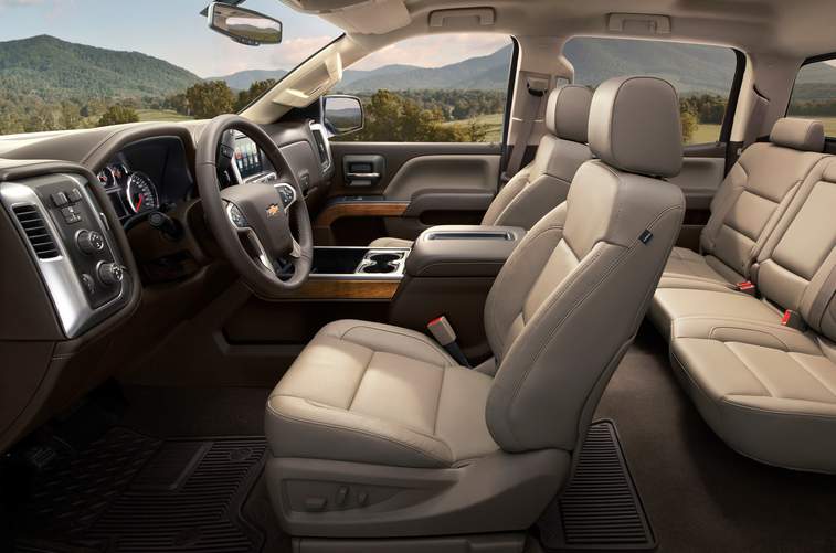 2015 Chevrolet Suburban 1500 interior