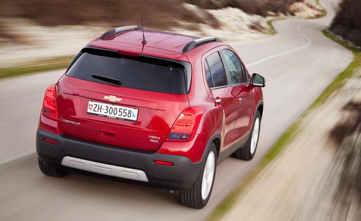 2015 Chevrolet Trax rear view 2