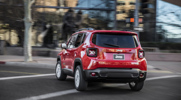 2015 Jeep Renegade rear 2