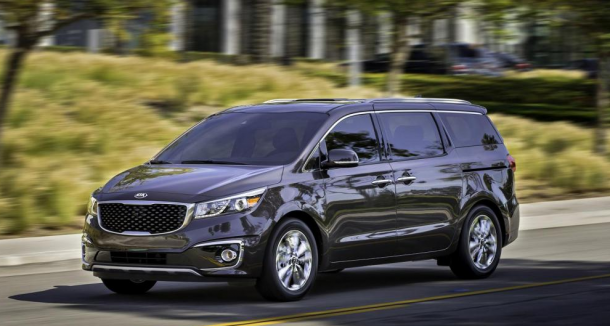 2015 Kia Sedona side view