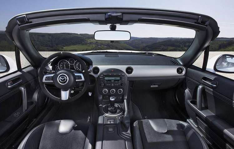 2015 Mazda MX-5 interior