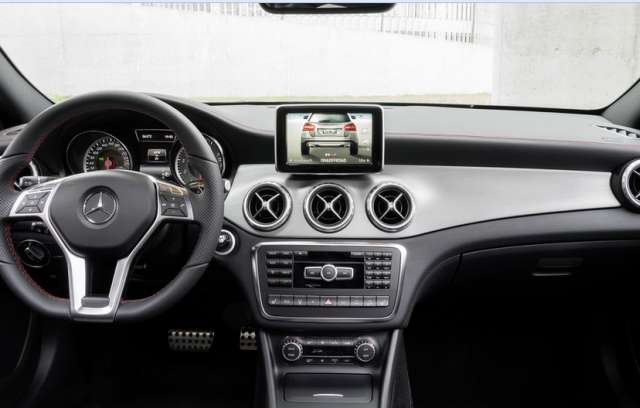 2015 Mercedes-Benz GLA interior