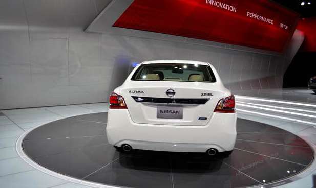 2015 Nissan Altima Hybrid rear