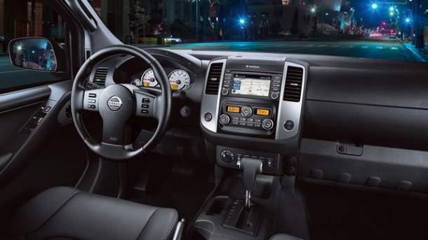 2015-Nissan-Frontier-interior-610x343