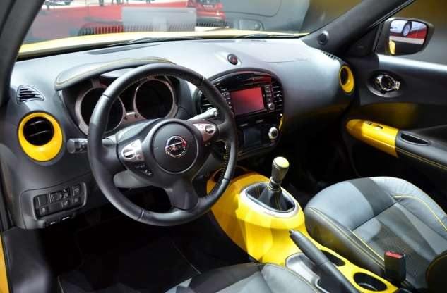 2015 Nissan Juke interior