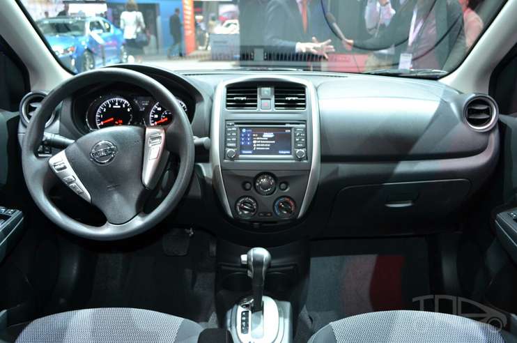 2015 Nissan Versa interior
