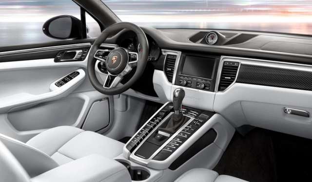 2015 Porsche Macan interior