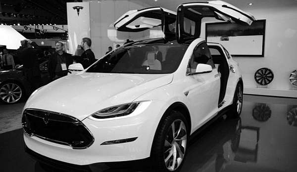 2015 Tesla Model X 2