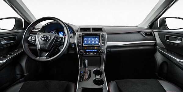 2015 Toyota Camry Hybrid int