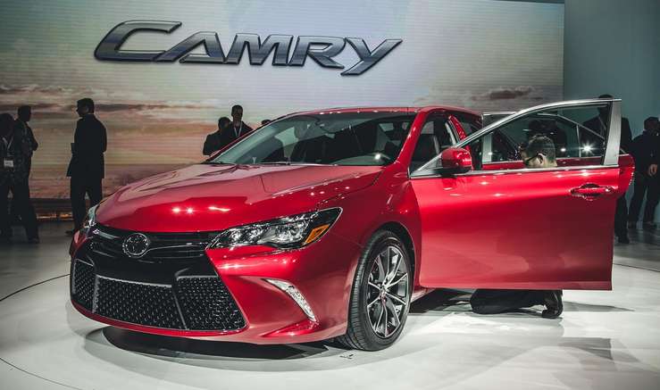 2015 Toyota Camry front side
