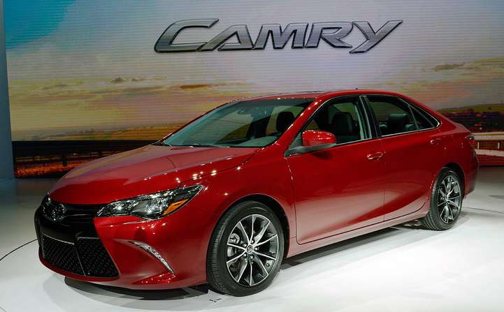 2015 Toyota Camry side view