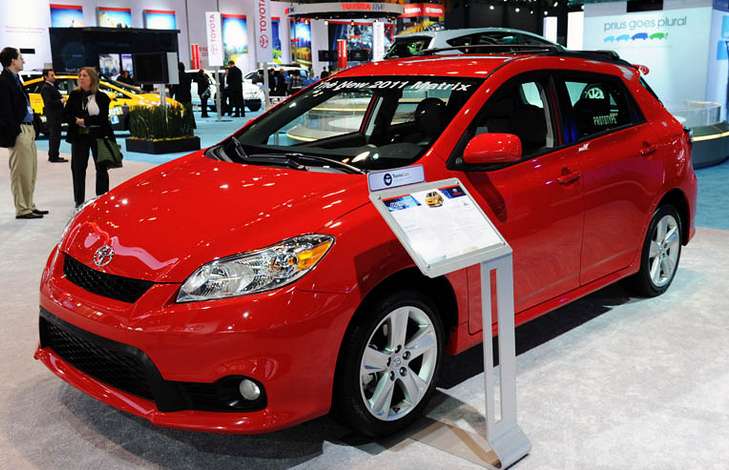 2015 Toyota Matrix side view 3