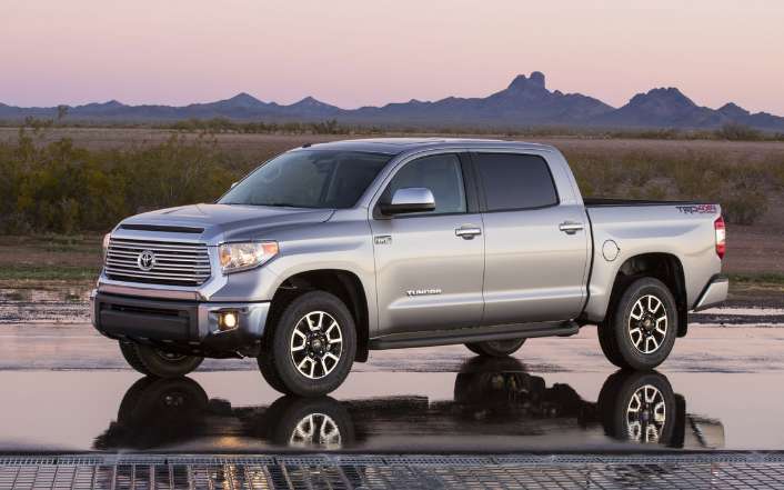 2015 Toyota Tundra side view