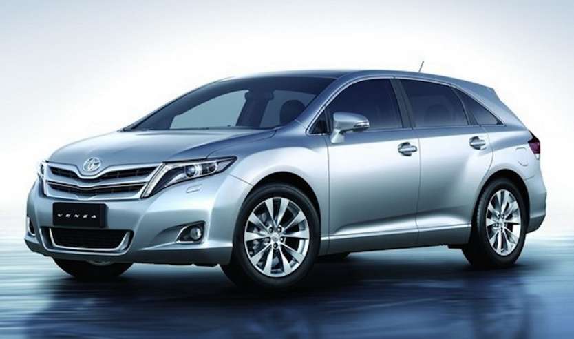 2015 Toyota Venza side view