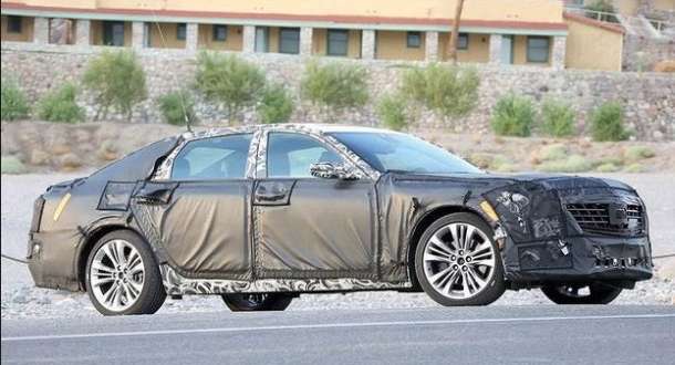 2016 Cadillac CT6 side view 2