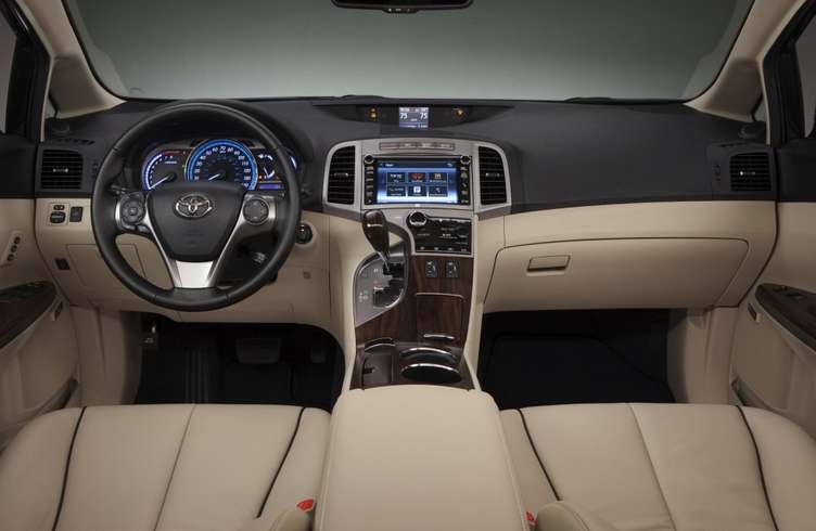 2016 Toyota Venza interior
