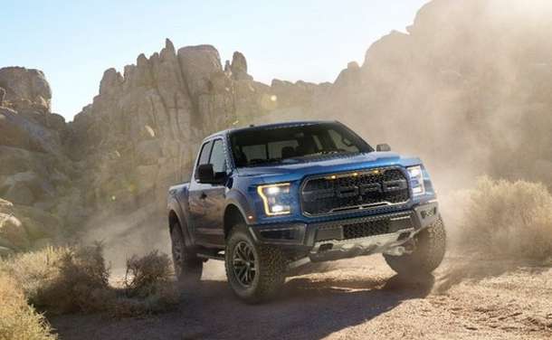 2017 Ford F-150 Raptor front view 2