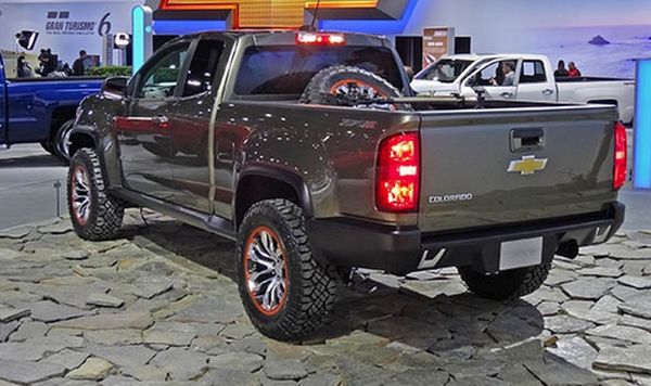 2016 Chevrolet Colorado ZR2 rear