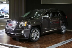 2017 GMC Acadia silver