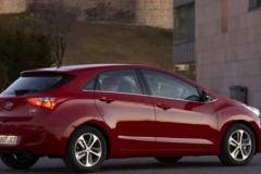 2017 Hyundai i30 side 1