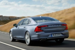 2017 Volvo S90 rear view 2
