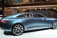 2017 Volvo S90 rear view