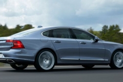 2017 Volvo S90 side view 3